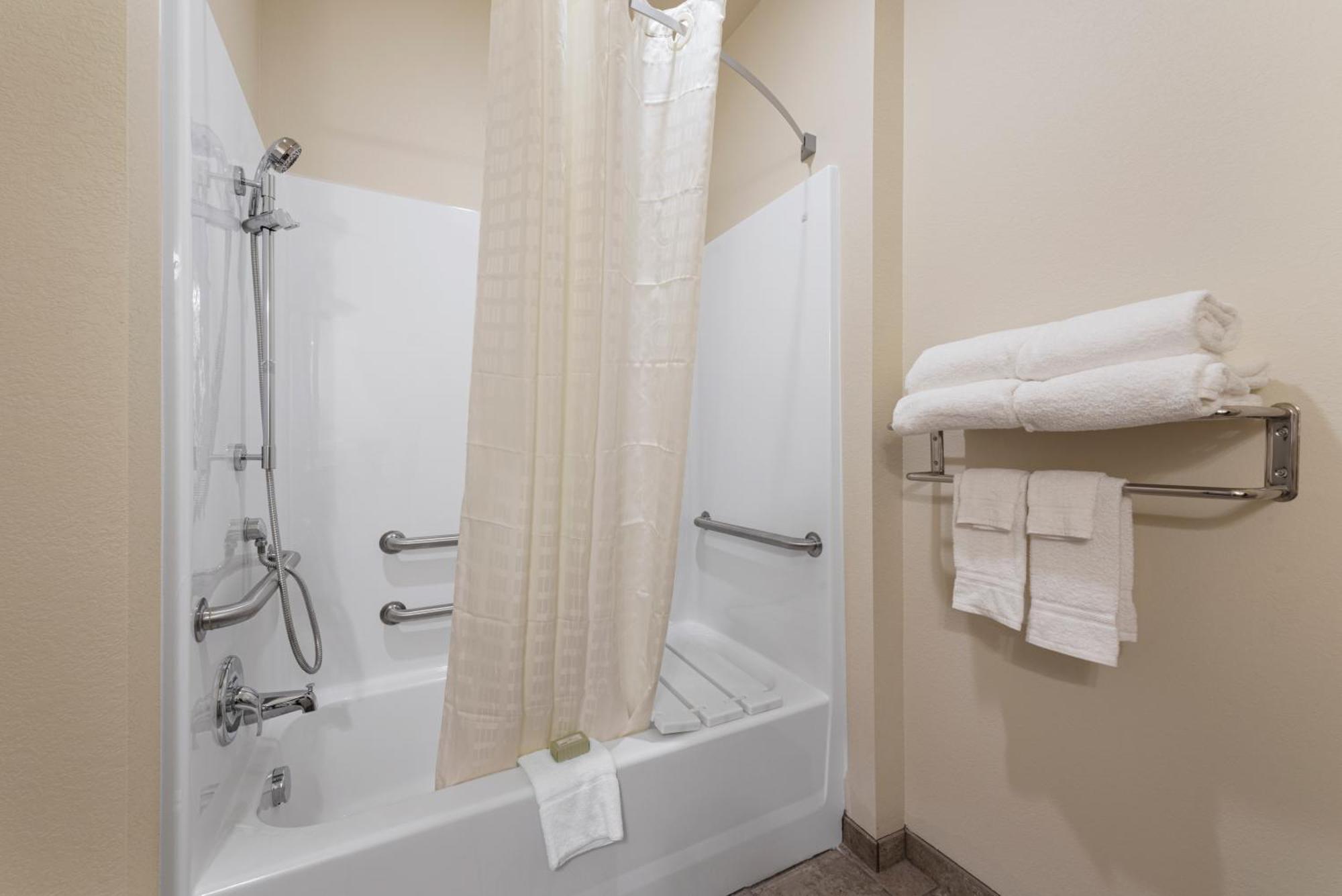 Cobblestone Hotel & Suites - Bellefontaine Eksteriør bilde